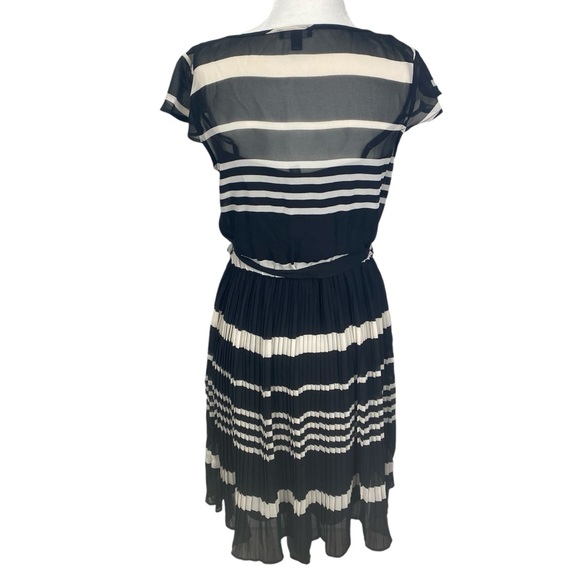 Chic by Jacob Striped Cap Sleeve Midi Dress with Pleated Skirt Size Small - Picture 3 of 8